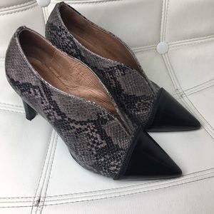 NWOT Hispanitas Glove Snakeskin Stilletos -Rare
